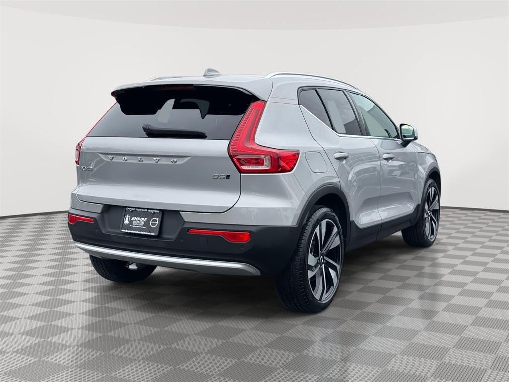 2023 Volvo XC40 B5 Plus Bright Theme