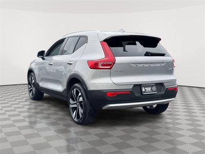 2023 Volvo XC40 B5 Plus Bright Theme