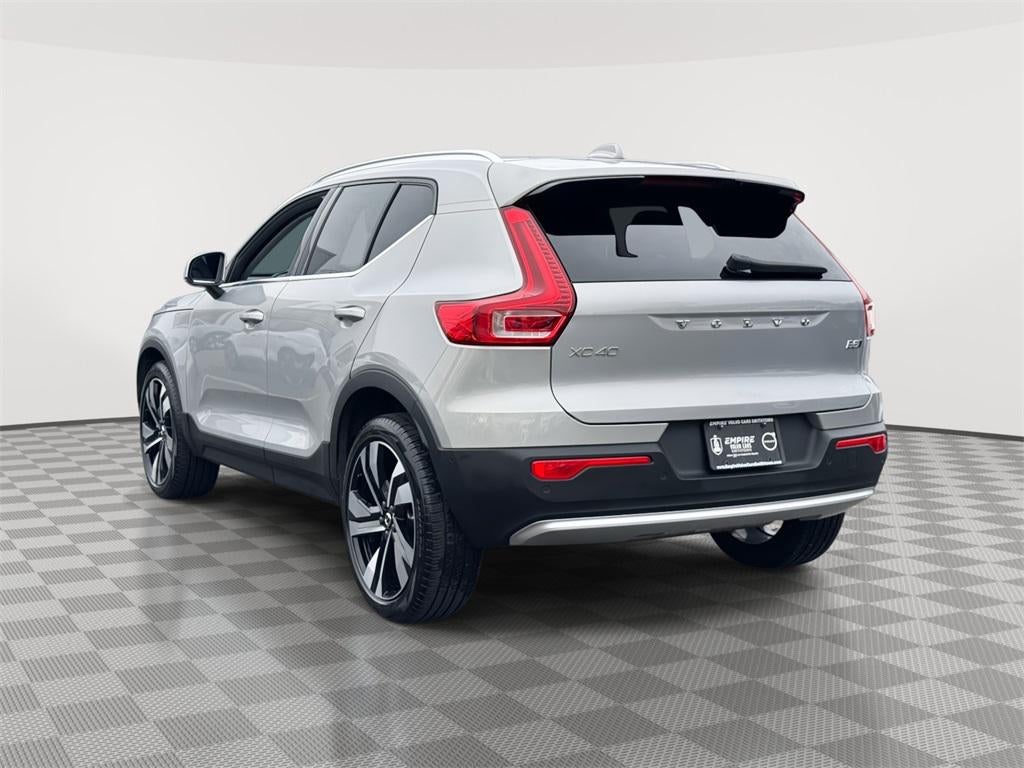 2023 Volvo XC40 B5 Plus Bright Theme
