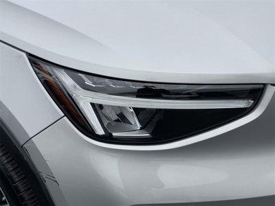 2023 Volvo XC40 B5 Plus Bright Theme