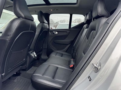 2023 Volvo XC40 B5 Plus Bright Theme