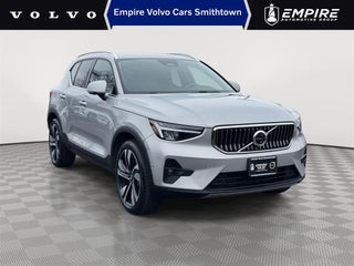 2023 Volvo XC40 B5 Plus Bright Theme