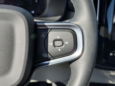 2023 Volvo XC40 B5 Plus Bright Theme