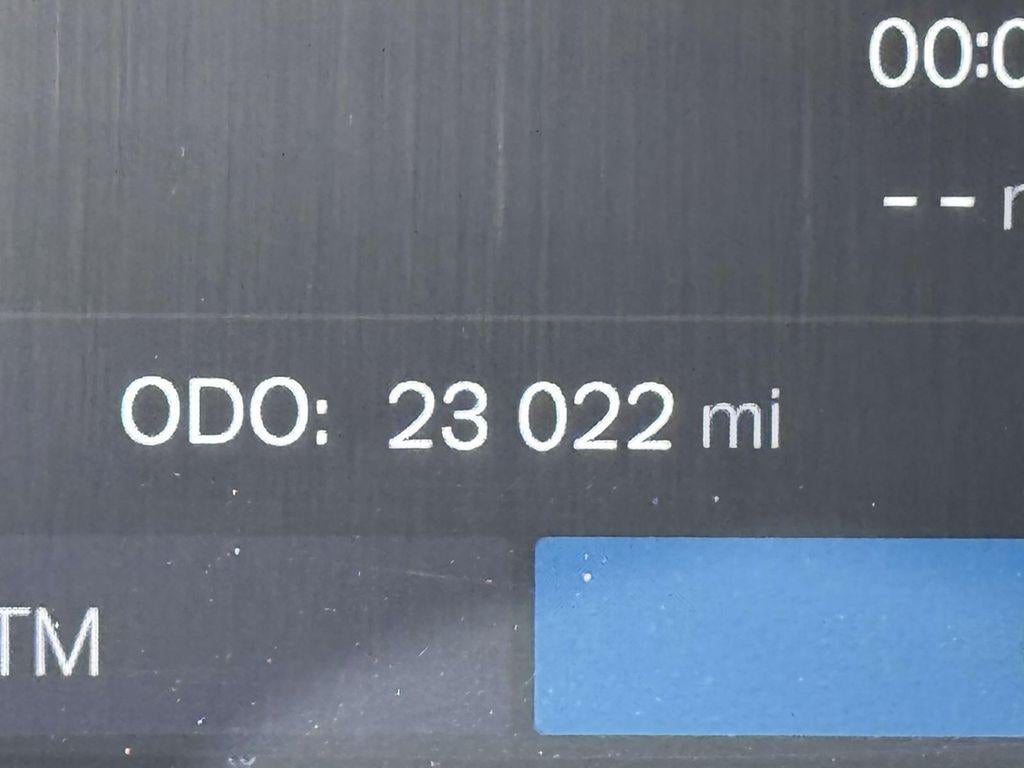 2023 Volvo XC40 B5 Plus Bright Theme