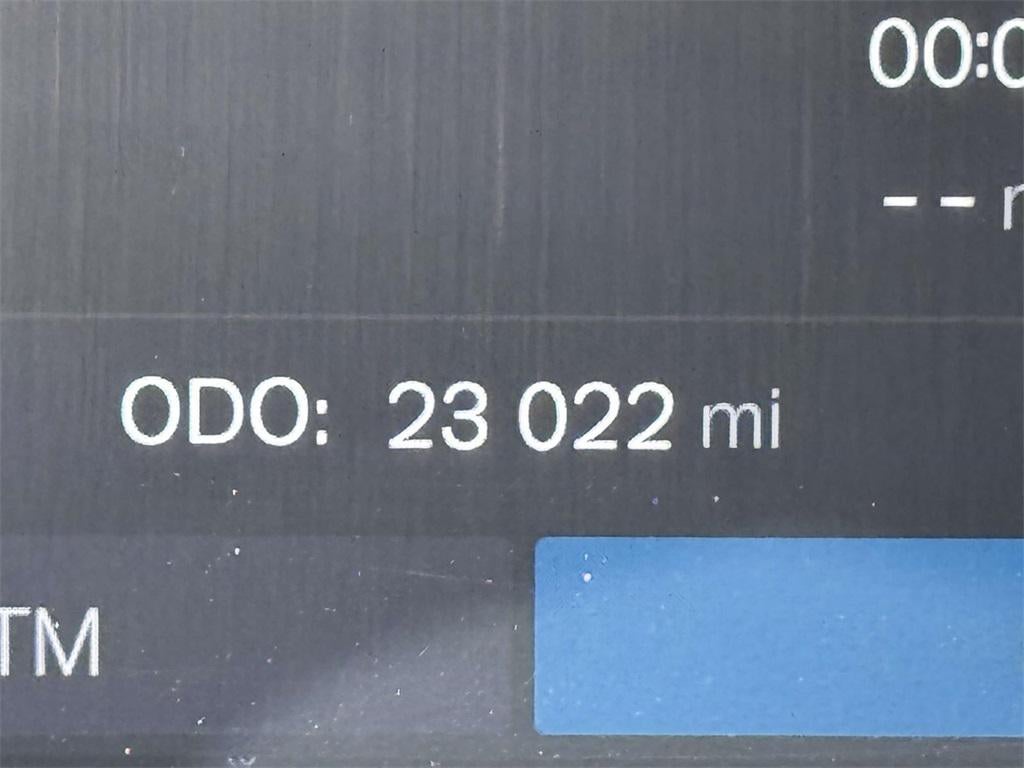 2023 Volvo XC40 B5 Plus Bright Theme