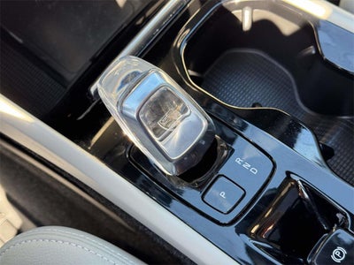 2023 Volvo XC40 B5 Plus Bright Theme