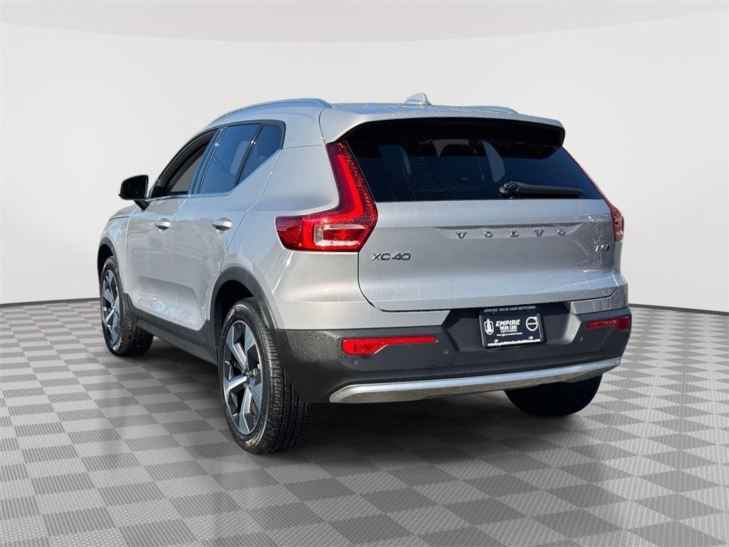 2023 Volvo XC40 B5 Plus Bright Theme
