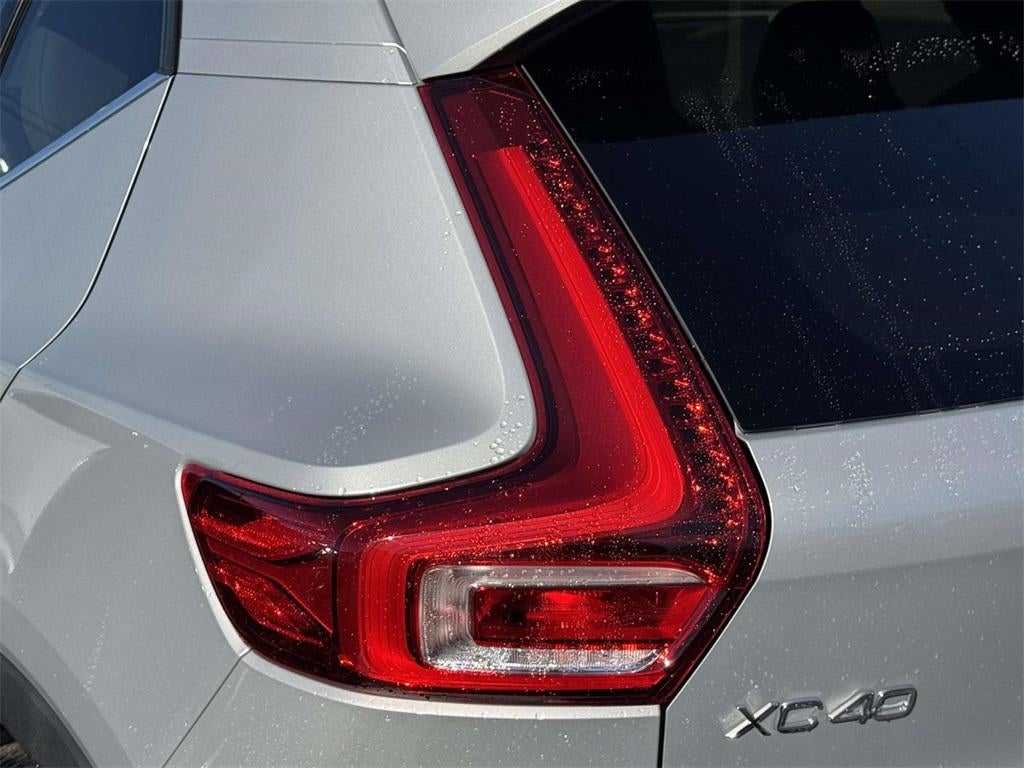 2023 Volvo XC40 B5 Plus Bright Theme