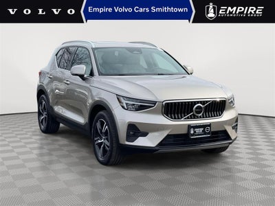 2023 Volvo XC40 B5 Plus Bright Theme