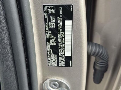 2023 Volvo XC40 B5 Plus Bright Theme