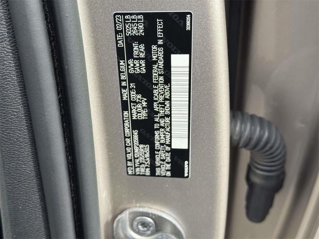 2023 Volvo XC40 B5 Plus Bright Theme