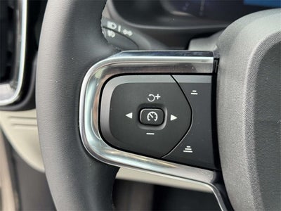 2023 Volvo XC40 B5 Plus Bright Theme