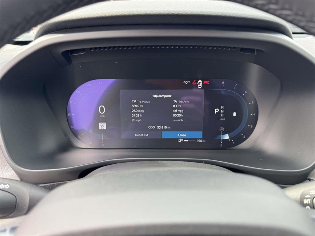 2023 Volvo XC40 B5 Plus Bright Theme