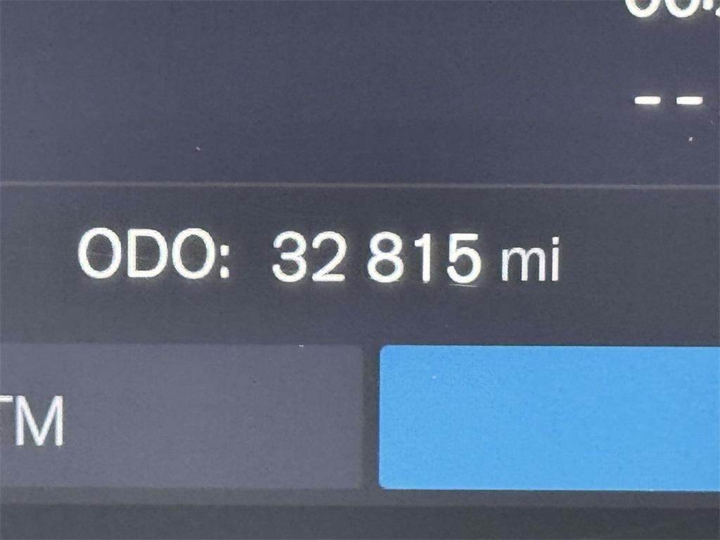 2023 Volvo XC40 B5 Plus Bright Theme