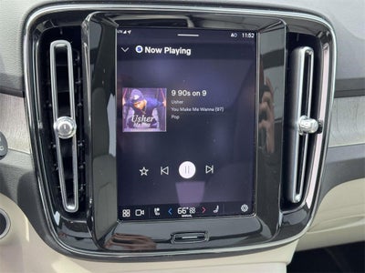 2023 Volvo XC40 B5 Plus Bright Theme