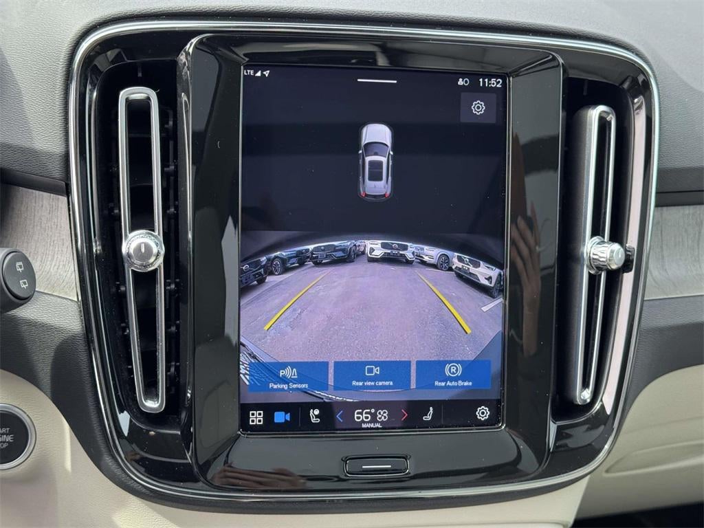 2023 Volvo XC40 B5 Plus Bright Theme