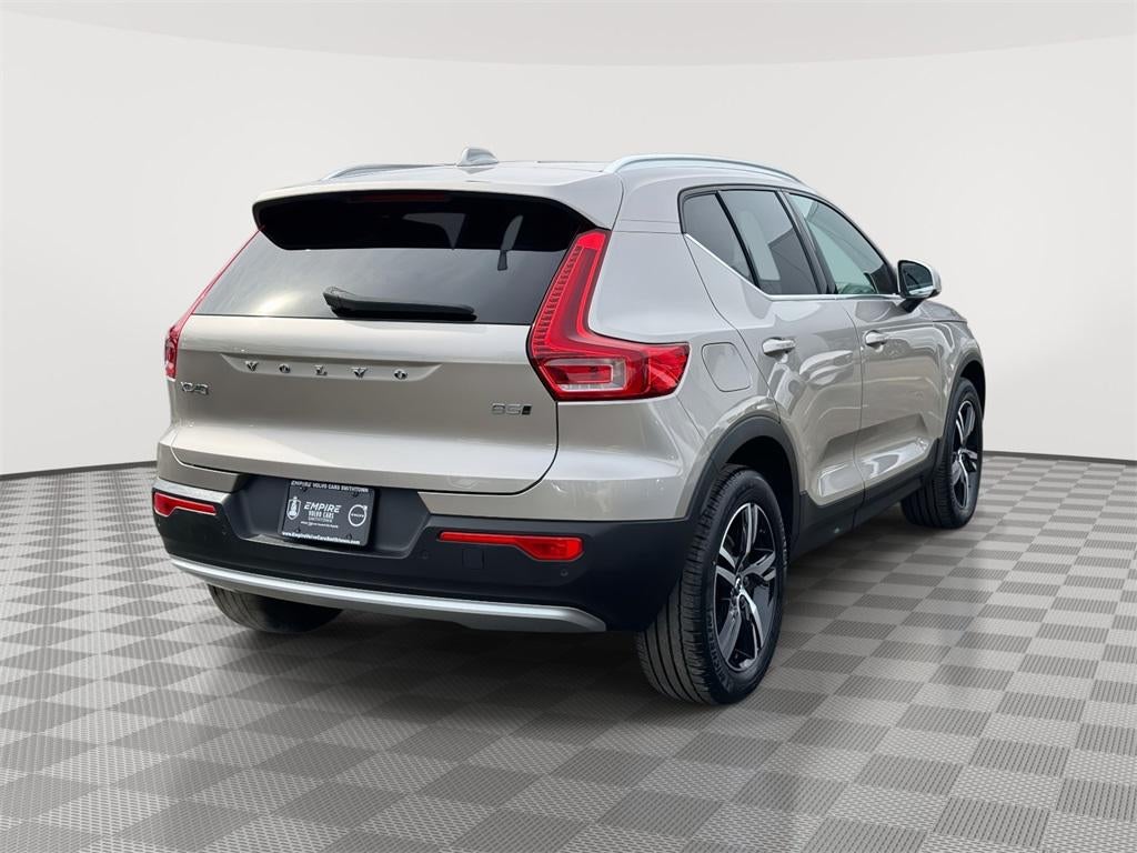 2023 Volvo XC40 B5 Plus Bright Theme