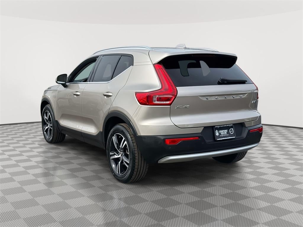 2023 Volvo XC40 B5 Plus Bright Theme