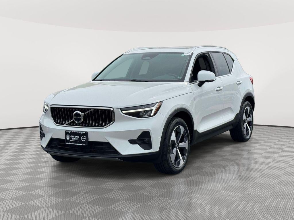 2023 Volvo XC40 B5 Plus Bright Theme