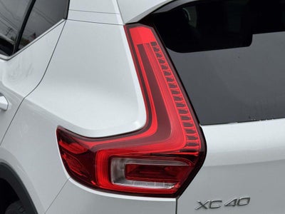 2023 Volvo XC40 B5 Plus Bright Theme