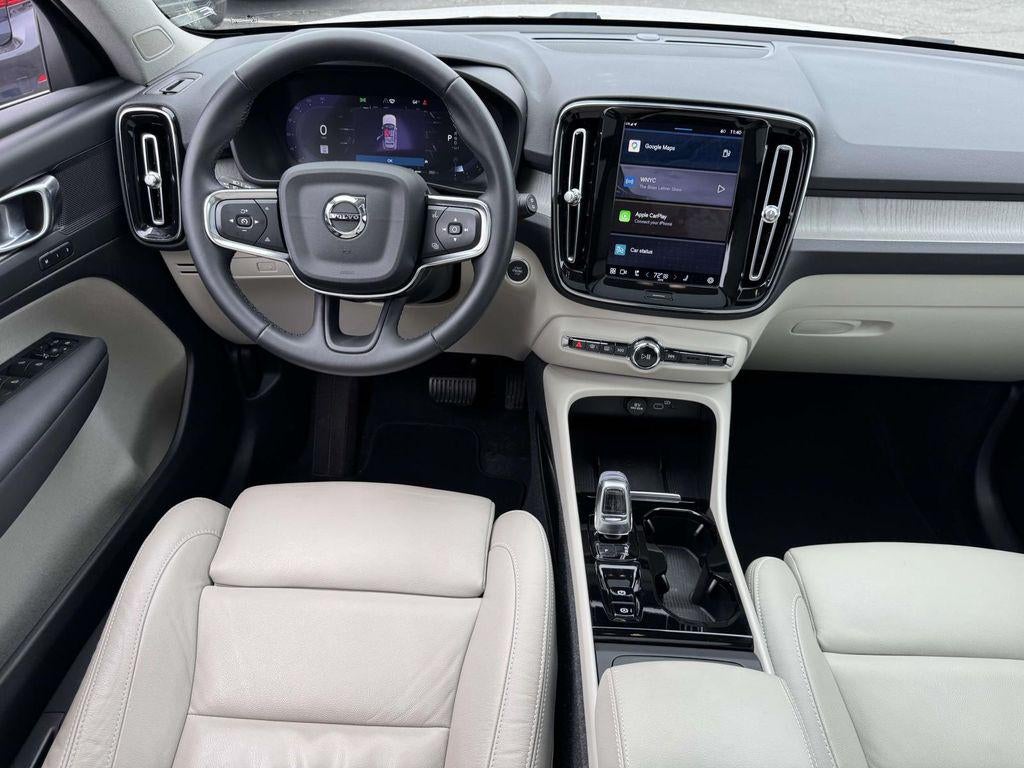 2023 Volvo XC40 B5 Plus Bright Theme