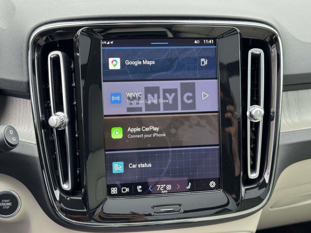 2023 Volvo XC40 B5 Plus Bright Theme