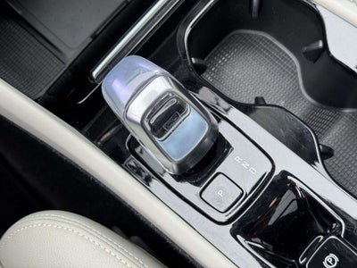2023 Volvo XC40 B5 Plus Bright Theme