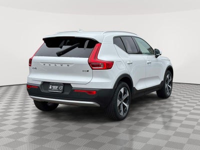 2023 Volvo XC40 B5 Plus Bright Theme