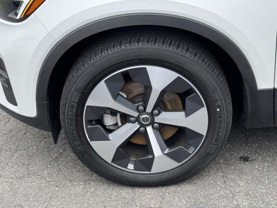 2023 Volvo XC40 B5 Plus Bright Theme