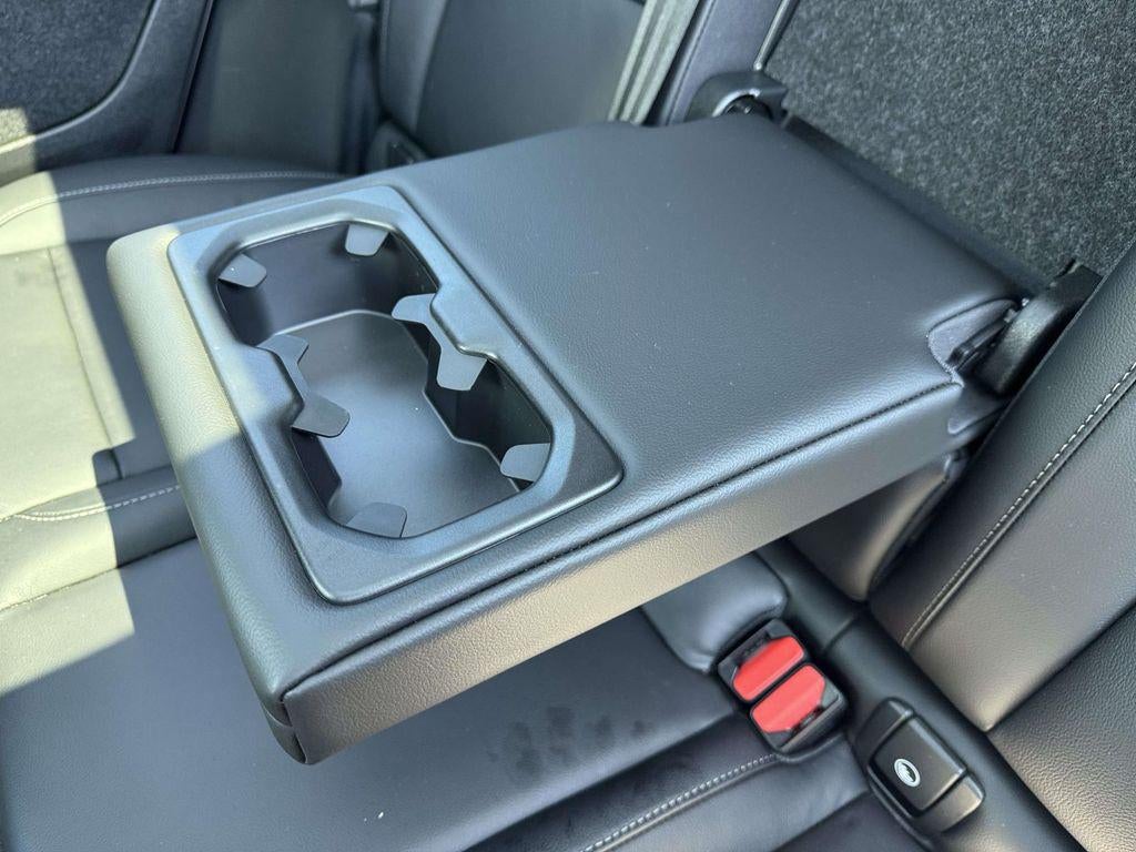 2023 Volvo XC40 B5 Plus Bright Theme