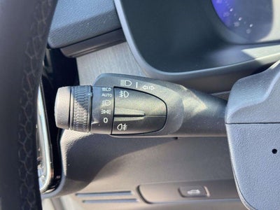 2023 Volvo XC40 B5 Plus Bright Theme