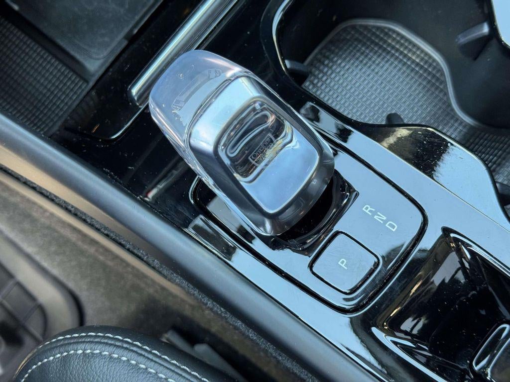 2023 Volvo XC40 B5 Plus Bright Theme