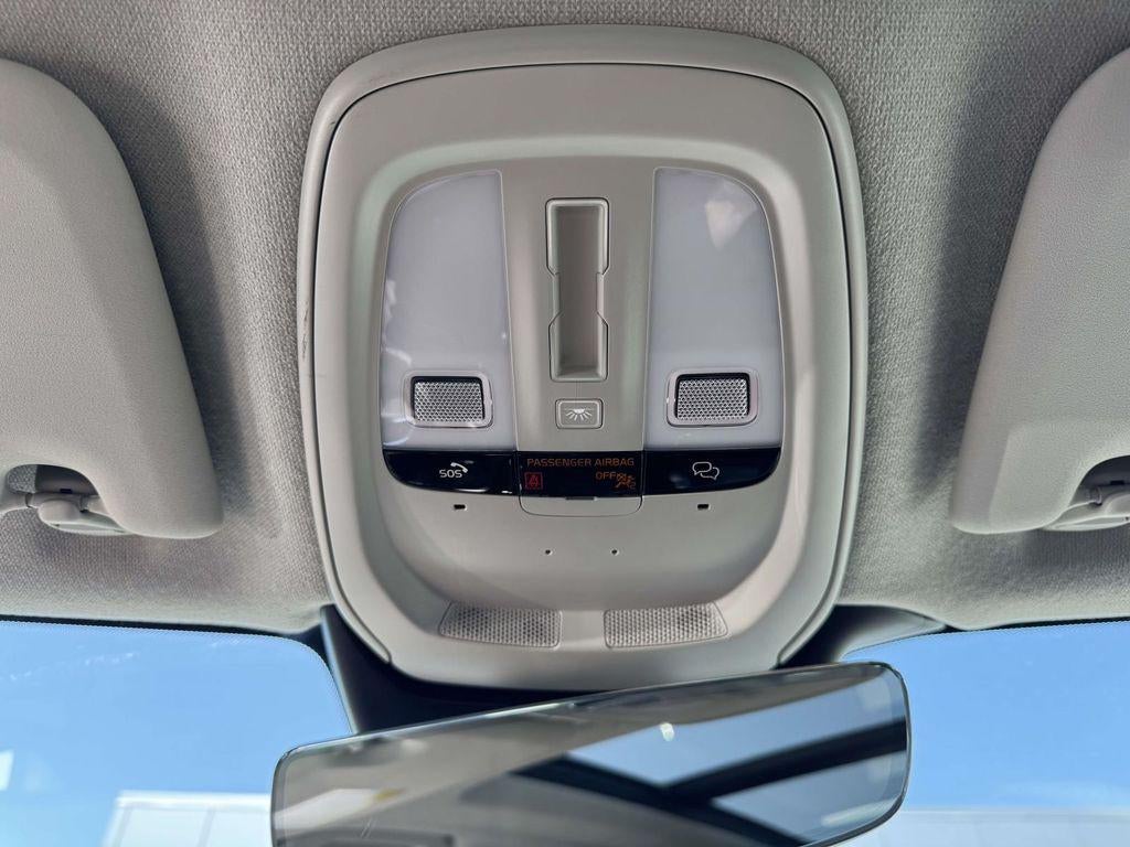 2023 Volvo XC40 B5 Plus Bright Theme