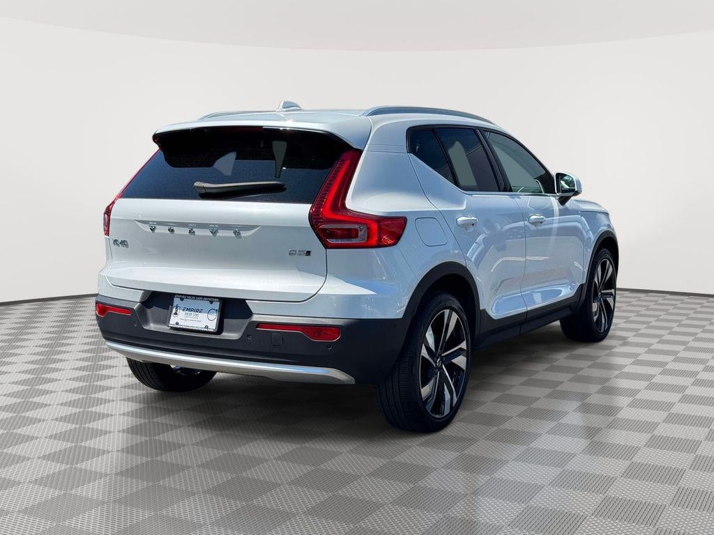 2023 Volvo XC40 B5 Plus Bright Theme