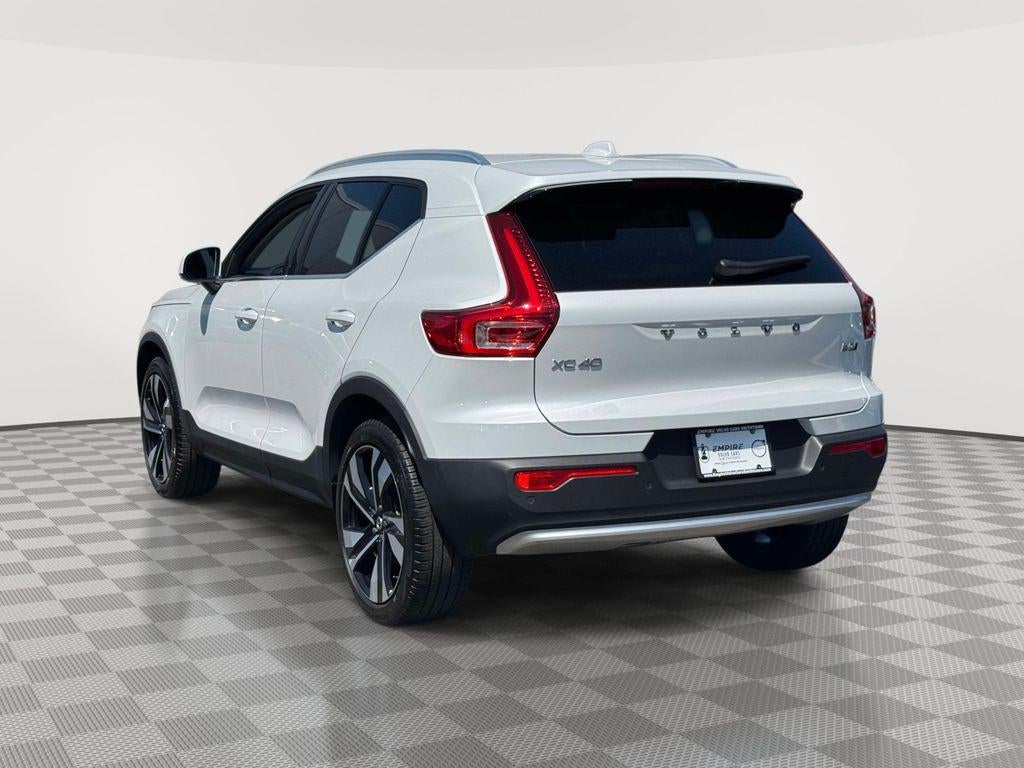 2023 Volvo XC40 B5 Plus Bright Theme