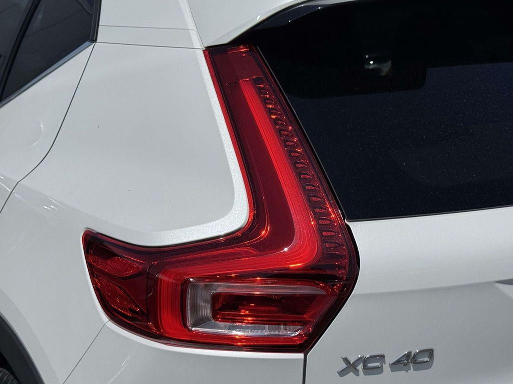 2023 Volvo XC40 B5 Plus Bright Theme