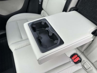 2023 Volvo XC40 B5 Plus Dark Theme