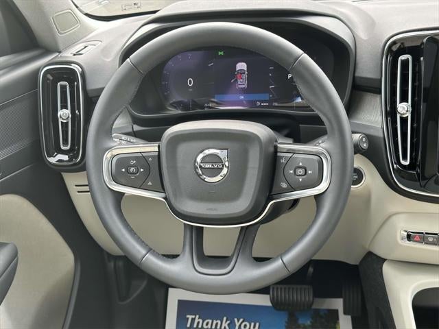 2023 Volvo XC40 B5 Plus Dark Theme