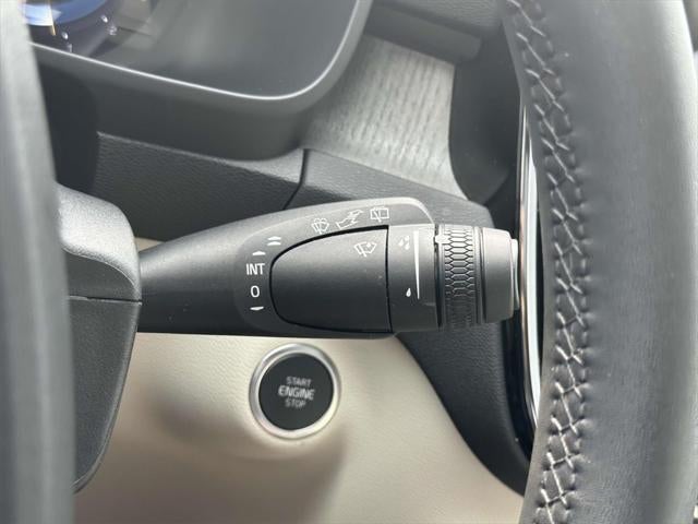 2023 Volvo XC40 B5 Plus Dark Theme