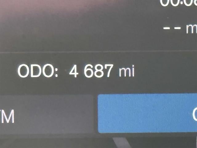 2023 Volvo XC40 B5 Plus Dark Theme