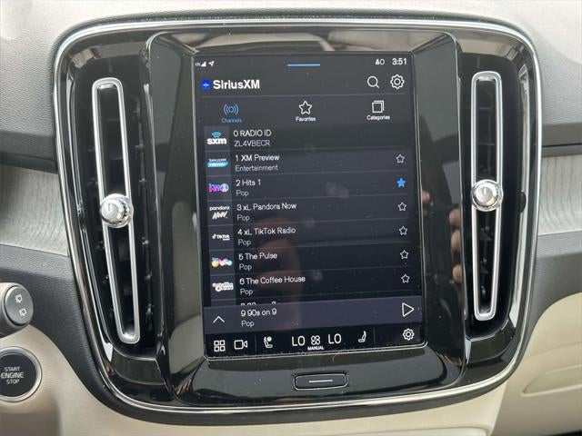 2023 Volvo XC40 B5 Plus Dark Theme