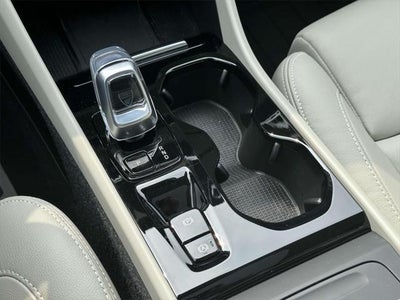 2023 Volvo XC40 B5 Plus Dark Theme