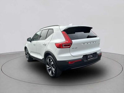 2023 Volvo XC40 B5 Plus Dark Theme