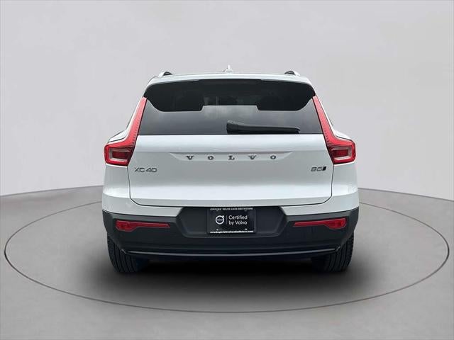2023 Volvo XC40 B5 Plus Dark Theme