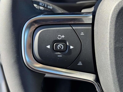 2023 Volvo XC40 B5 Plus Dark Theme