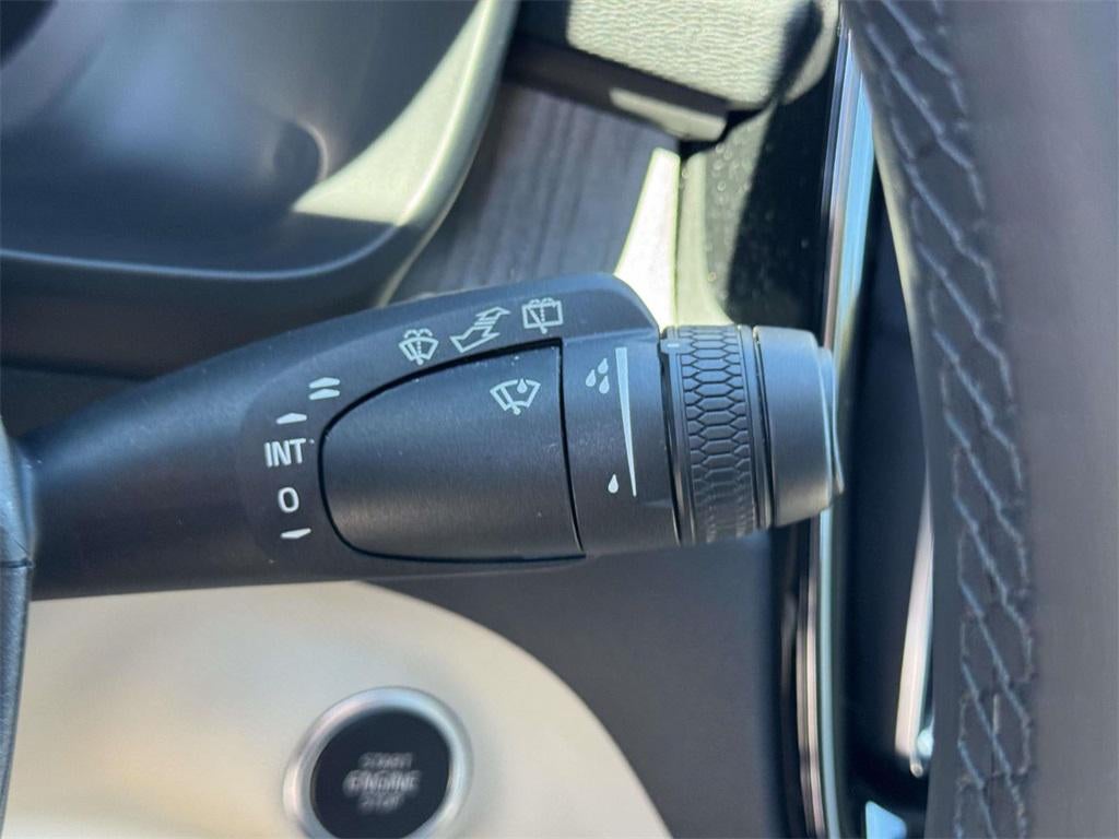 2023 Volvo XC40 B5 Plus Dark Theme