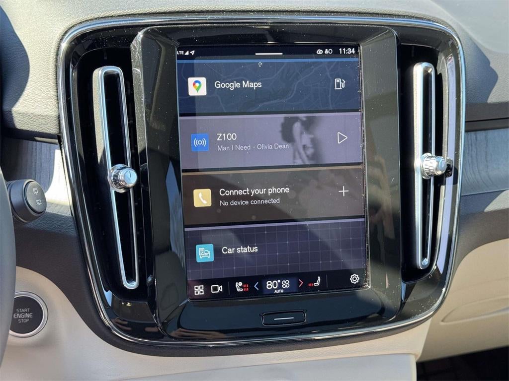 2023 Volvo XC40 B5 Plus Dark Theme