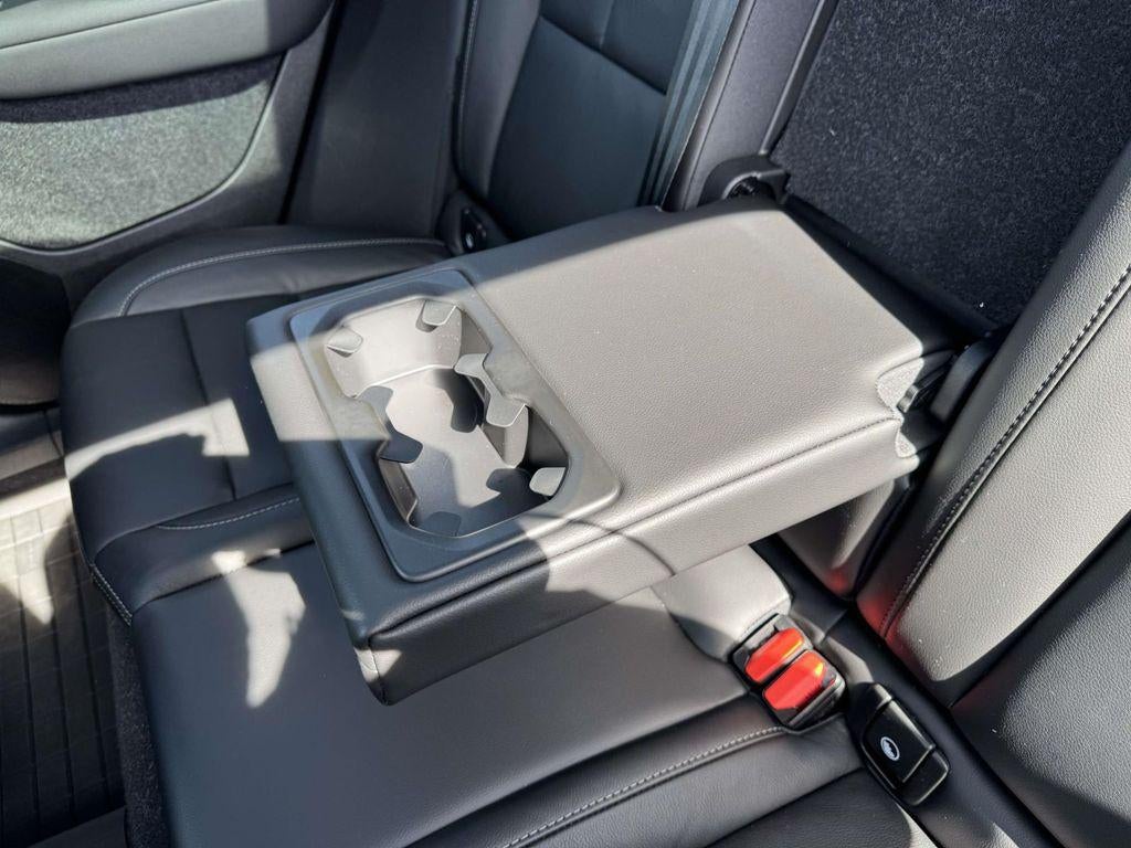 2023 Volvo XC40 B5 Plus Dark Theme