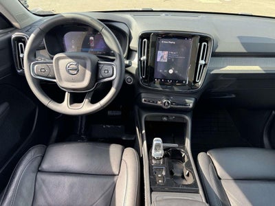 2023 Volvo XC40 B5 Plus Dark Theme