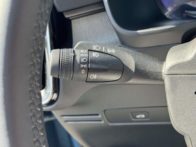 2023 Volvo XC40 B5 Plus Dark Theme